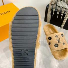 Picture of Louis Vuitton Slippers _SKULVsz35-41mnf1007553